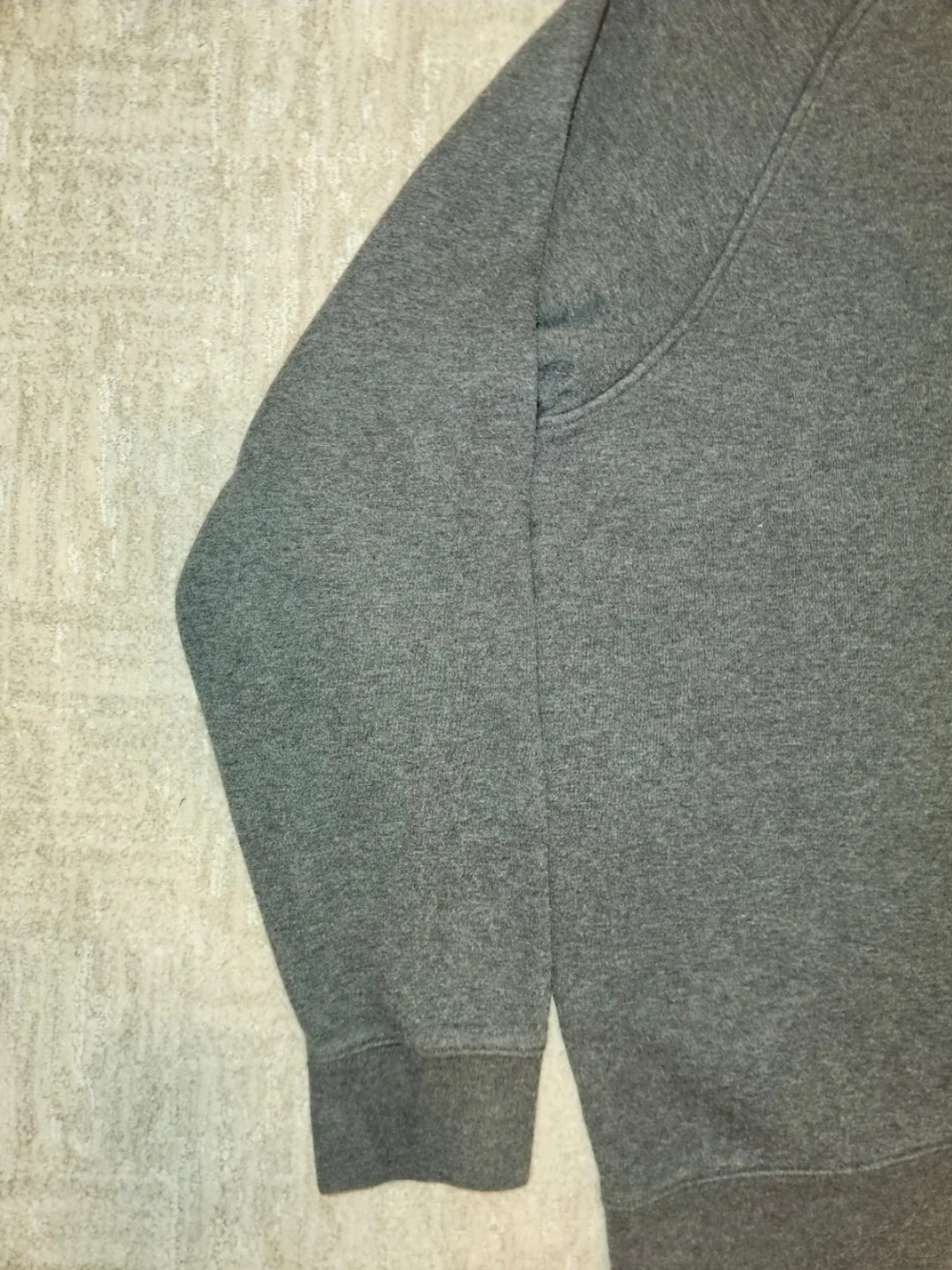 Nike Men's Charcoal Gray Crewneck Sweatshirt